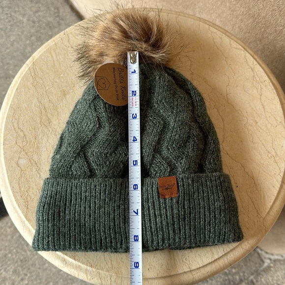 Britt’s Knits Mainstay Plushed-lined Pom Hat in marbled green - Picture 8 of 8